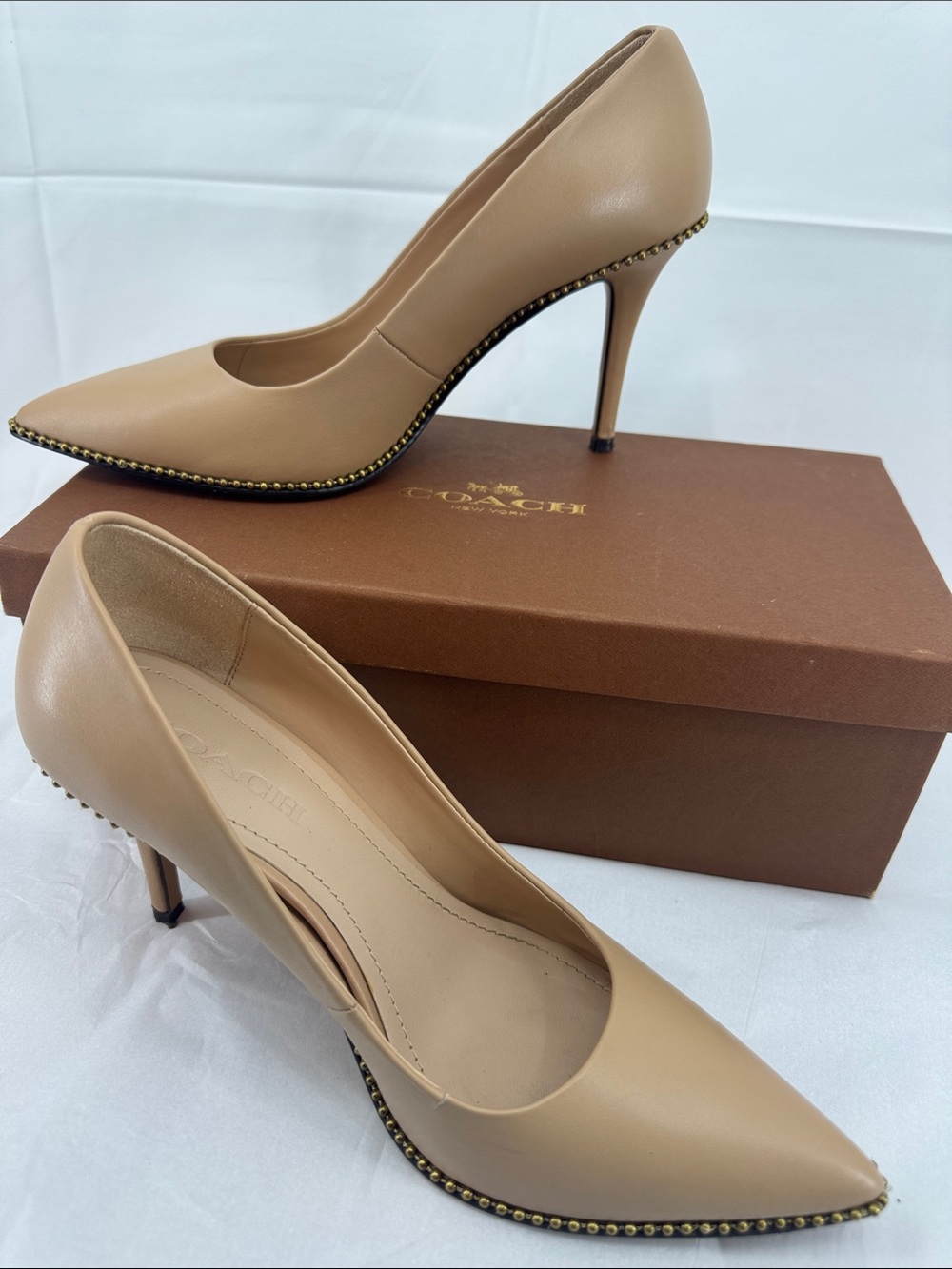 Coach Waverly Pointed Toe Stud-Trim Stiletto Pumps Beechwood Tan w/ Box, 8.5